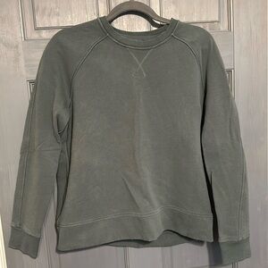 Lululemon crew neck sweatshirt with back pleat